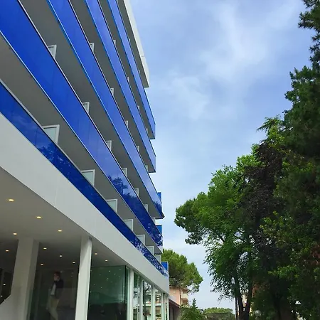 Otel Montreal 3*