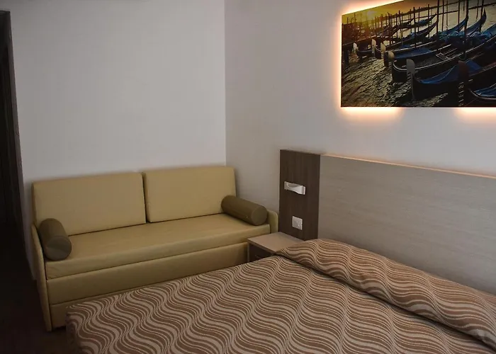 Отель Montreal Бибионе