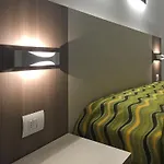 Montreal Бибионе