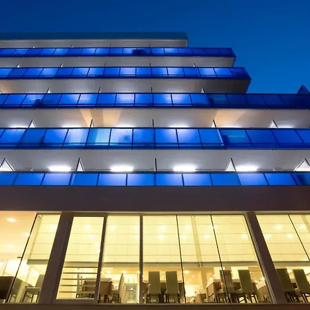 ホテル Montreal 3*