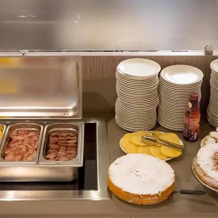 Montreal ホテル ビビオーネ