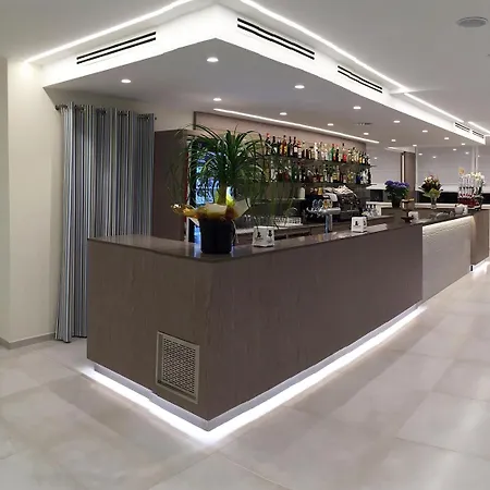 ホテル Montreal 3*