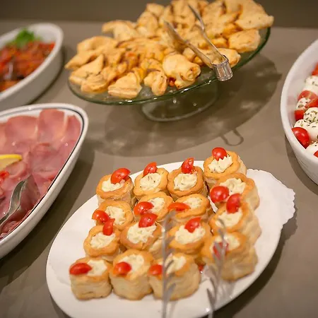 ホテル Montreal 3*